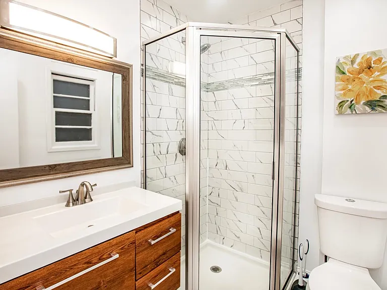 391 Manila Ave #3 — Photo 10