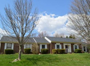 4025 Riveroaks Cir, Louisville, KY