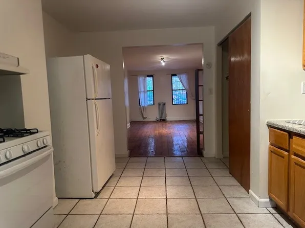 157 Monroe Street image 1 of 8