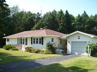 4614 W Chauvez Rd, Ludington, MI 49431