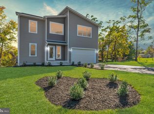 1512 Rollins Ave, Capitol Heights, MD 20743