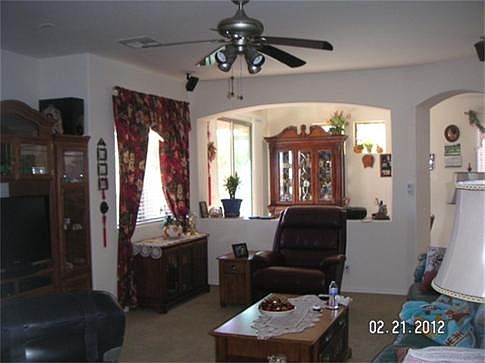 3rd image of 241 W Jamaica Pl