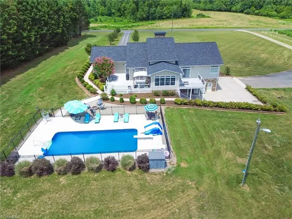 2726 Cedar Forest Rd, Ronda, NC 28670