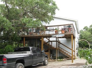 125 Lakeview Rd, Lakehills, TX 78063
