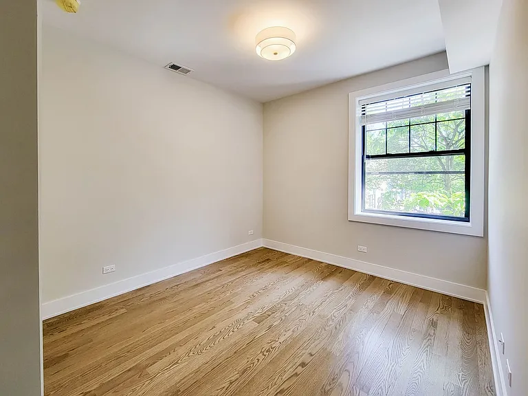 2020-36 W. Montrose / 4405-09 N. Seeley — Photo 8
