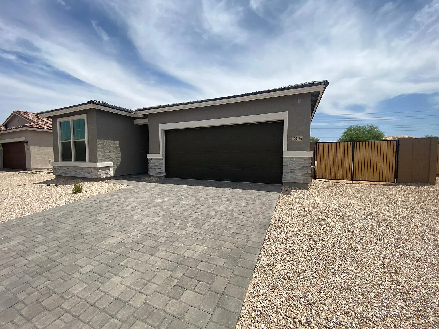 1615 E Paul Dr — Photo 2