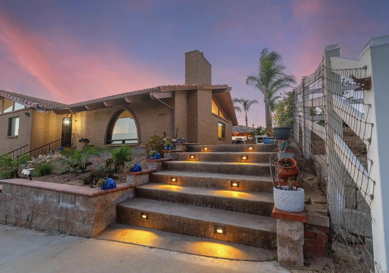 Spacious Furnished Escondido Family Home — Photo 2