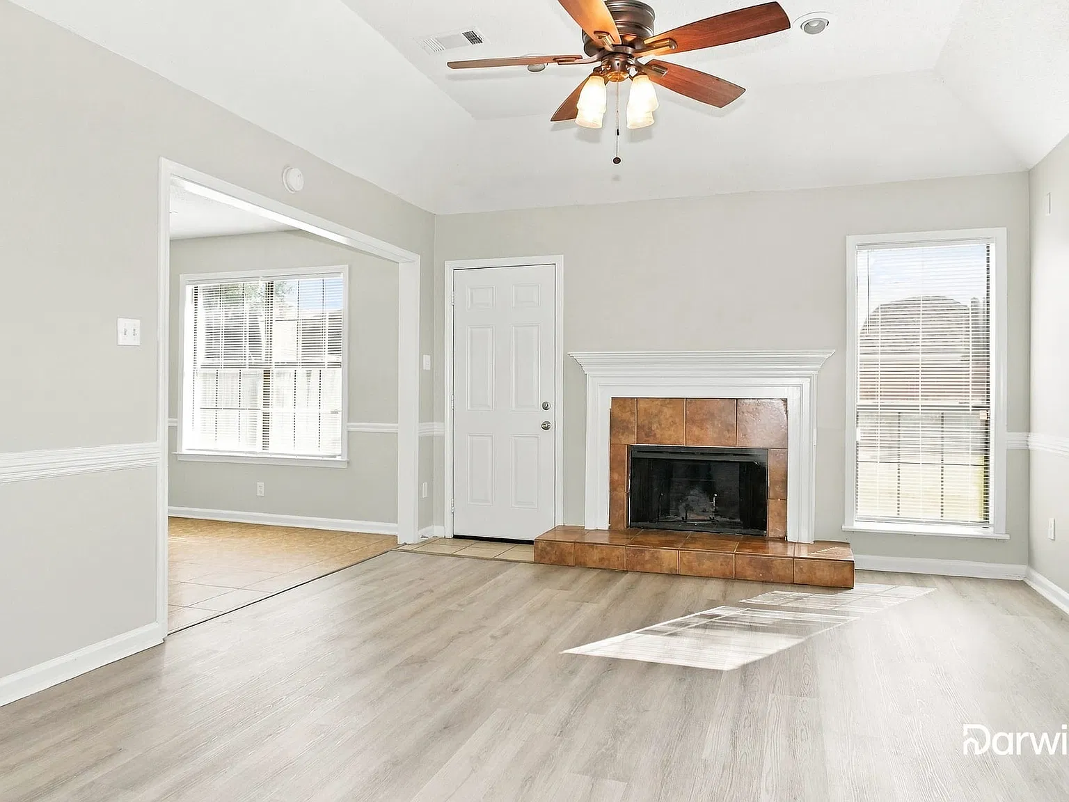 3 bed, 2.0 bath, 1195 sqft, $1,580 — Photo 4