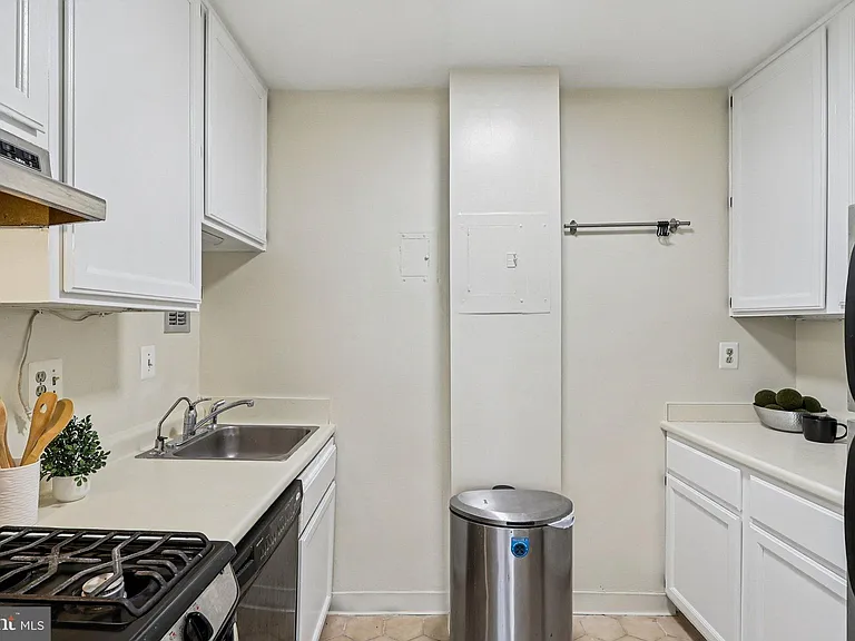 1111 Arlington Blvd #431 — Photo 16