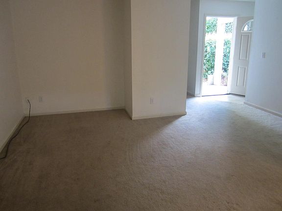 5th image of 3016 Courtside Dr