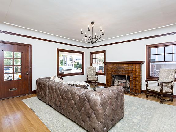 4th image of 4742 Marlborough Dr #1