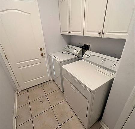 5th image of 7405 Surrey Wood Ln