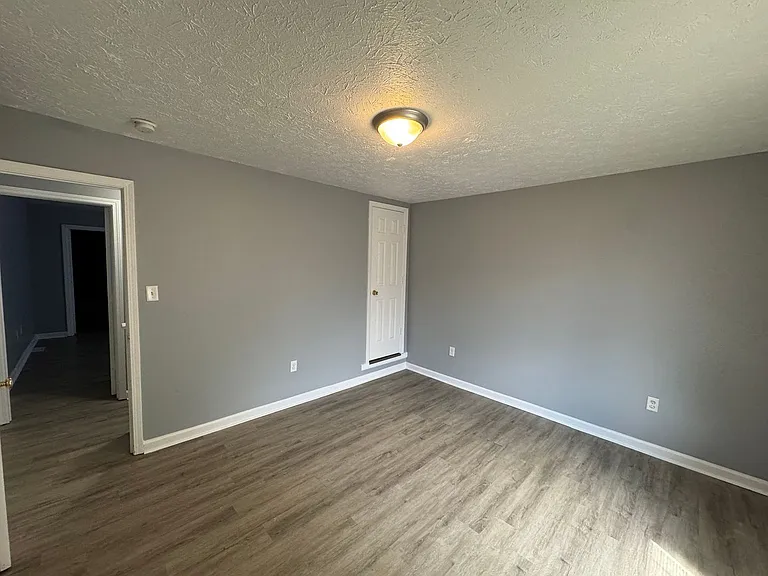 1122 S Sheffield Ave — Photo 21