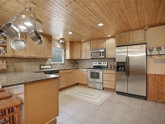 5th image of 59 Manor Ln