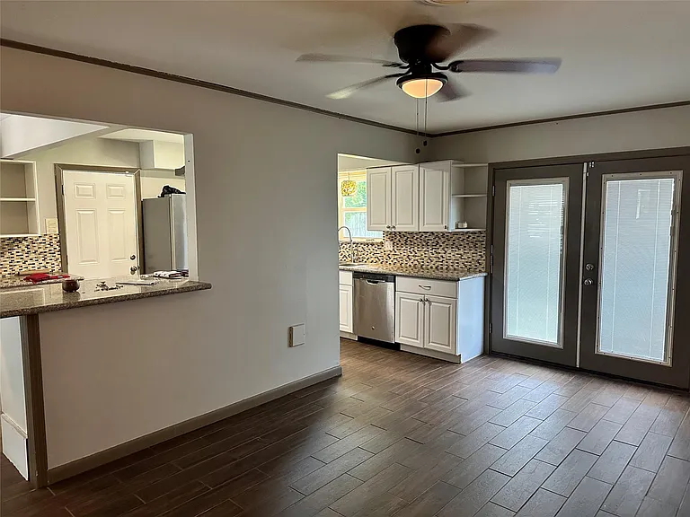 9414 Highmeadow Dr — Photo 5