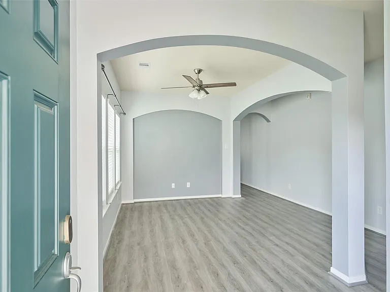 21718 Grassy Hill Ln — Photo 5