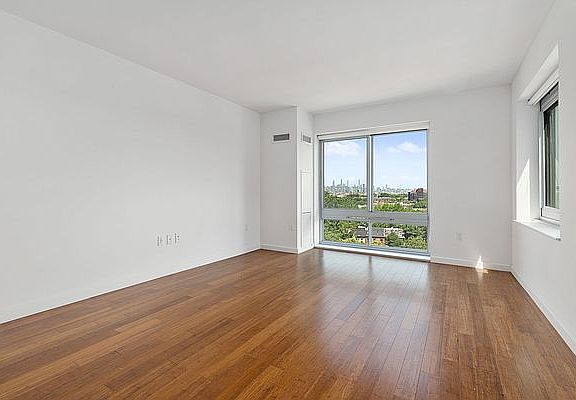 4th image of 1328 Fulton St Penthouse 103