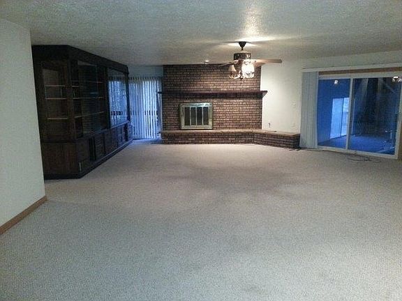 5th image of 4215 Lakeside Dr