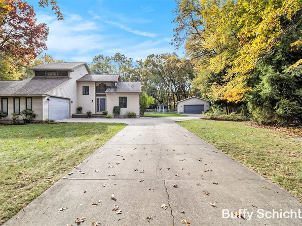 3323 N Riverwood Dr, Twin Lake, MI 49457