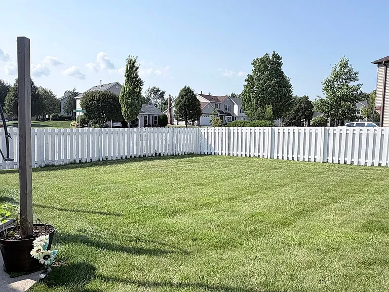 1312 Darlington Ct — Photo 9