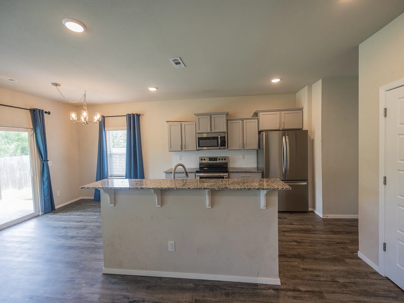 863 E Sparrow Cir — Photo 4