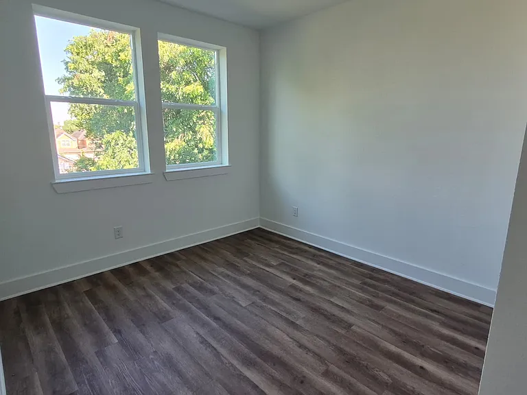 3003 Delano St — Photo 23