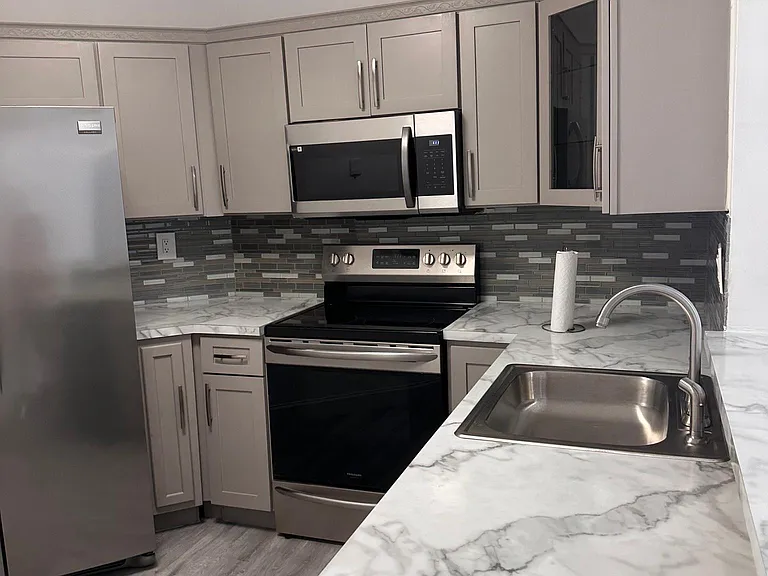 9419 Fontainebleau Blvd #107 — Photo 29