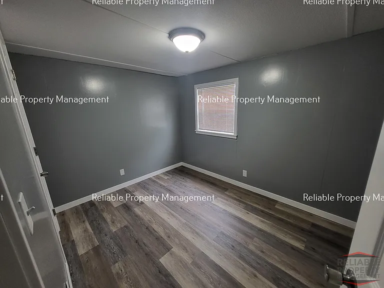 715 N Eden Dr — Photo 5