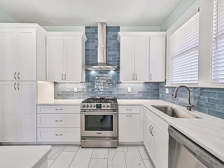 3519 Avenue R 1/2 — Photo 13