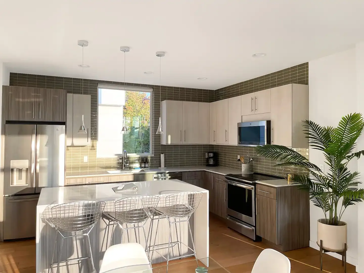 3 bed, 1400 sqft, $5,000 — Photo 4
