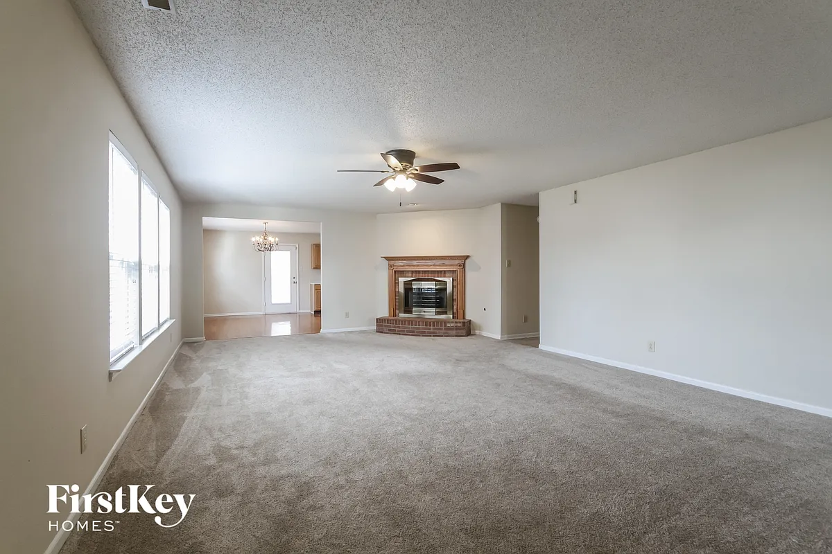 Building Photo - 9192 Huntleigh Cir