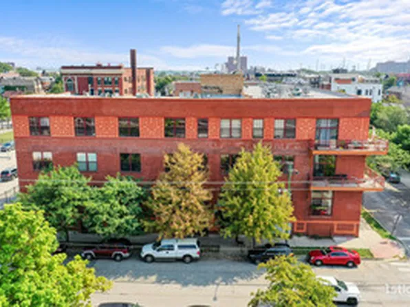 1061 W 16th St APT 208, Chicago, IL 60608