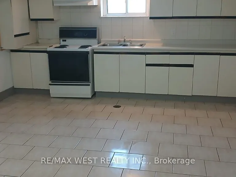999 Caledonia Rd #BASEMENT — Photo 6