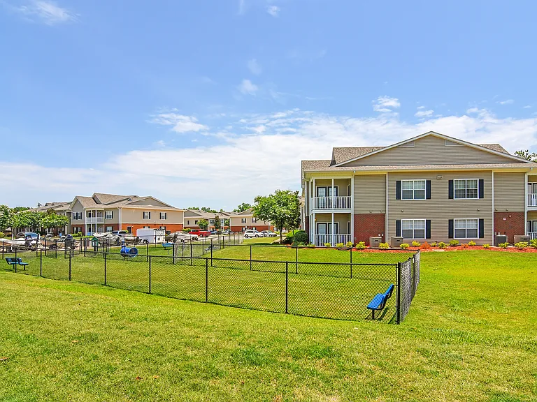 Landing at Willow Bayou Apartment Homes — Photo 16