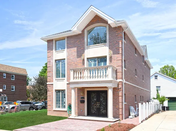 147-27 34th Avenue image 1 of 30