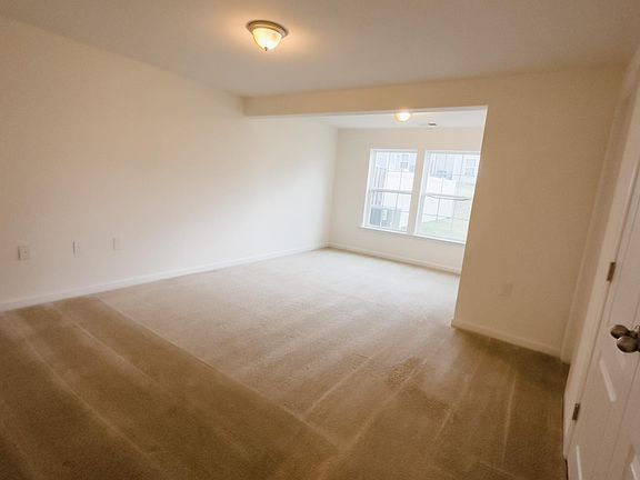 Basement (Office / Rec Room / Extra Room) - Floor Level