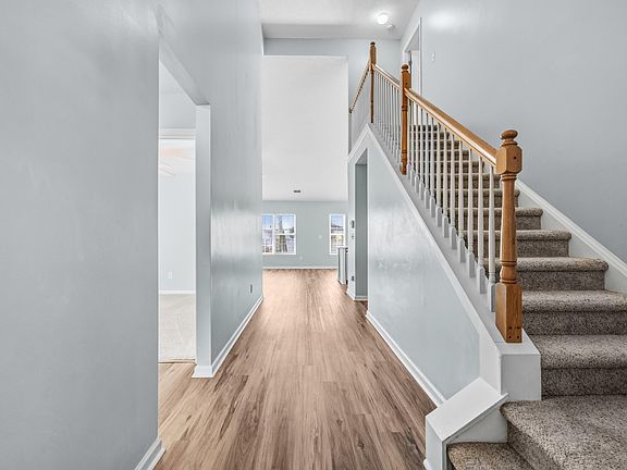 2nd image of 104 Oakbluff Rd