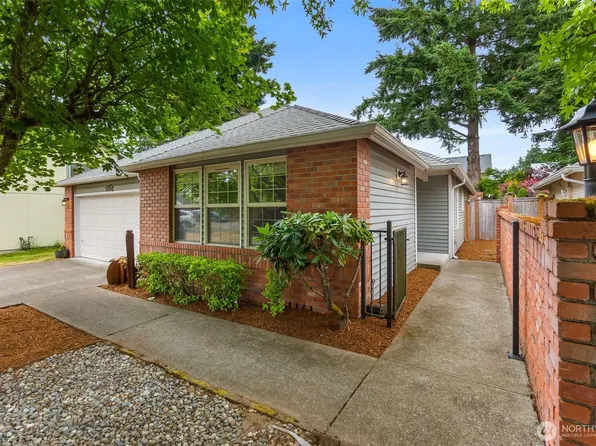 5285 Lake Hills Street SE, Lacey, WA 98513