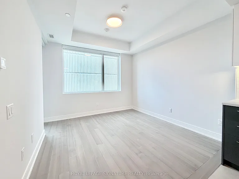 664 Spadina Ave #404 — Photo 6