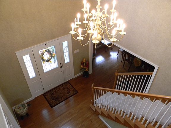 3rd image of 14 Augusta Ln