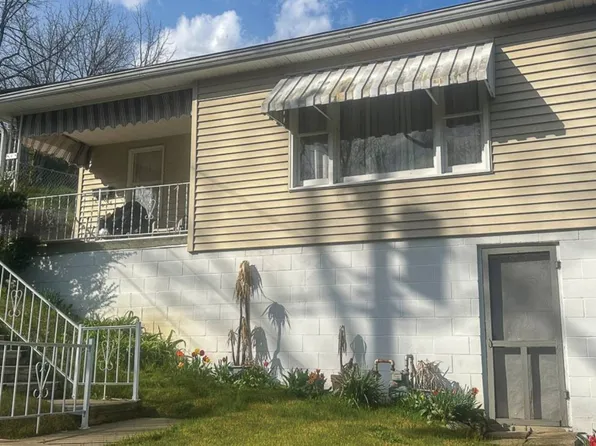 401 Hart St, Clarksburg, WV 26301
