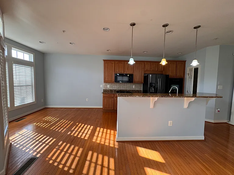3670 Carriage Hill Dr — Photo 14