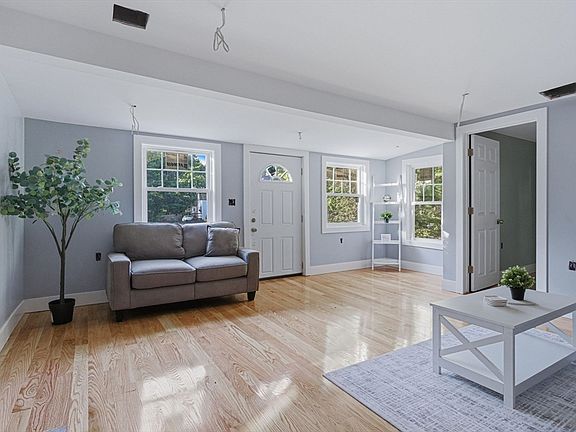 5th image of 1 Gertrude Rd