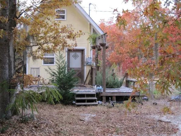 2307 Old Georgetown Rd E, Bethune, SC 29009