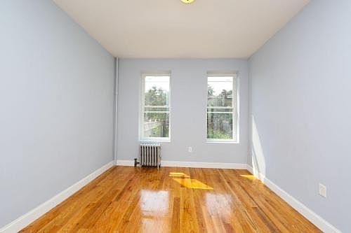 2nd image of 495 Essex St #2B
