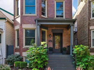 1943 W Addison St #2, Chicago, IL 60613