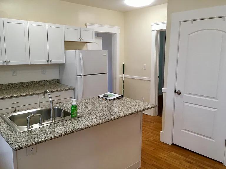 1005 Auburn Ave — Photo 7
