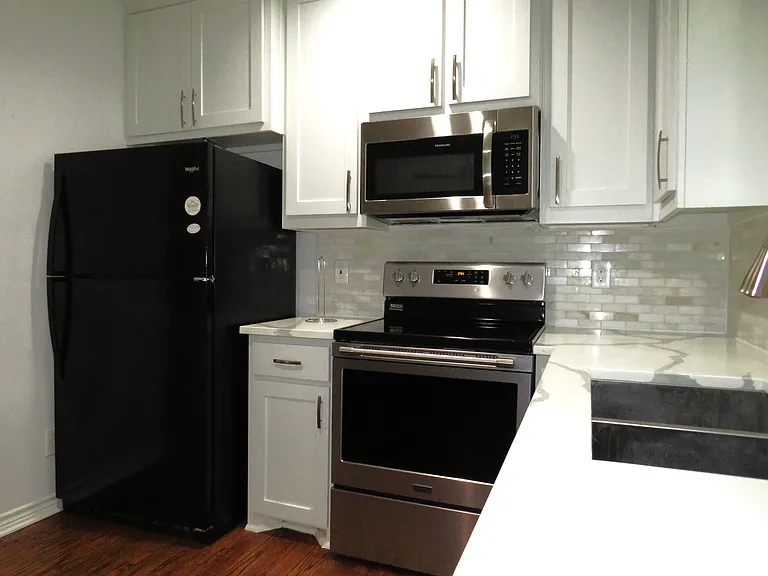 818 Thomas St #1 — Photo 6