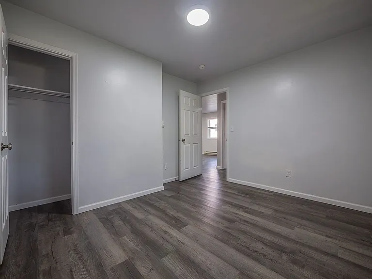 1104 N Walnut St — Photo 13