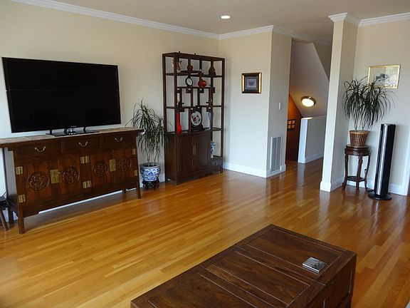 3rd image of 4086 Farm Hill Blvd APT 3